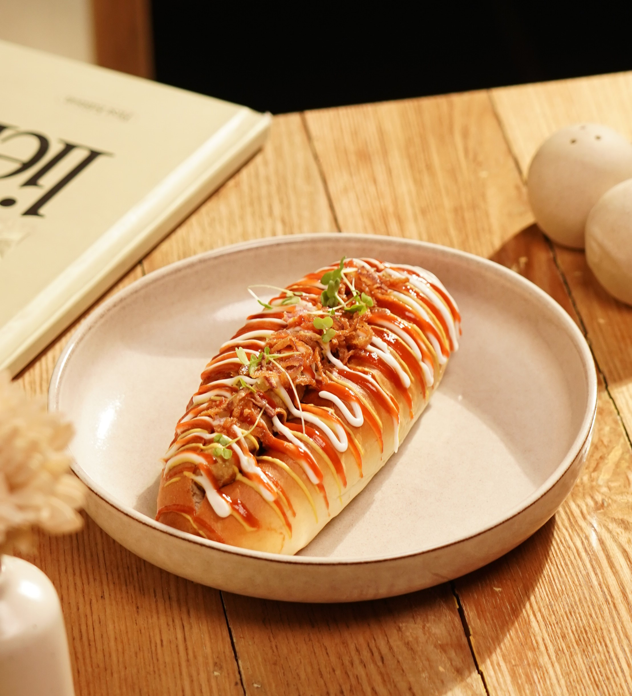 Classic hot dog at Atelier V restaurant Indore